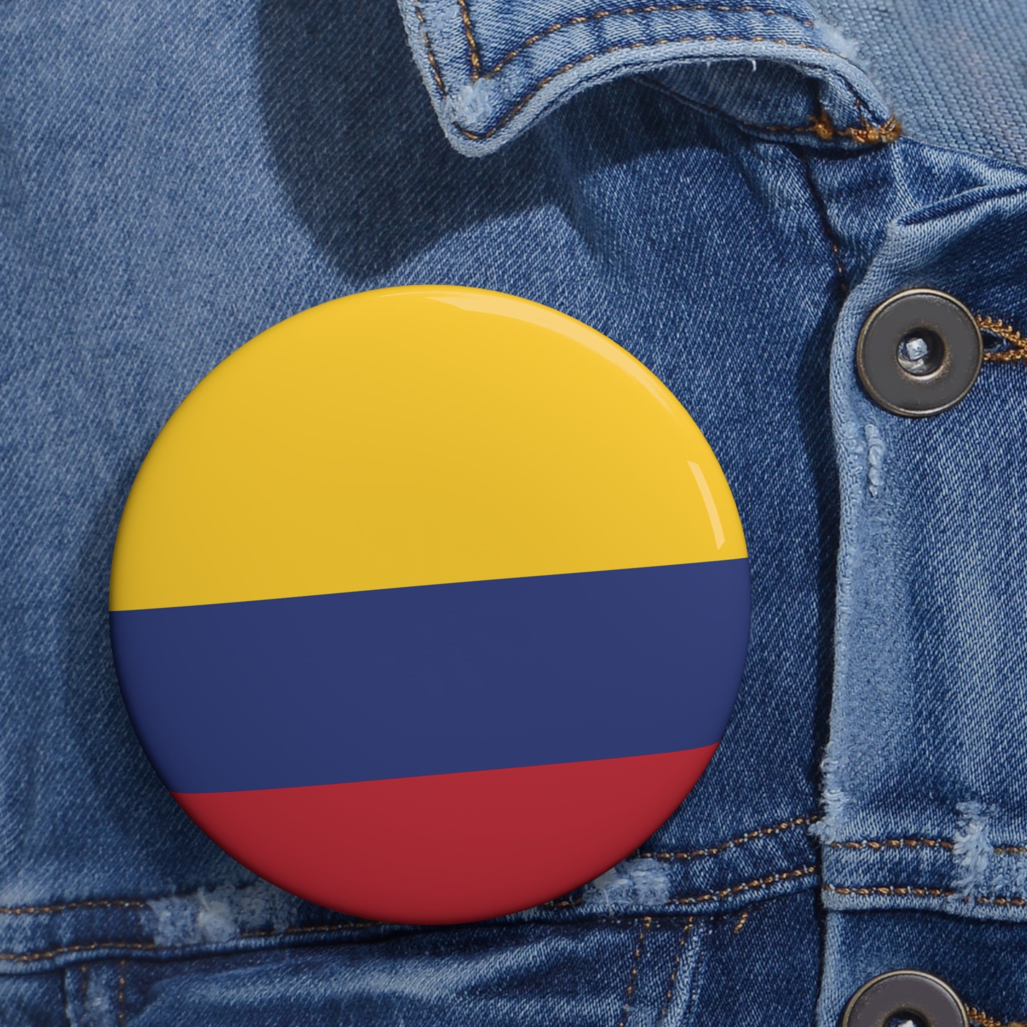 COLOMBIA Soccer Pin Button – National Crest Fan Badge | World Cup 2026 Accessories